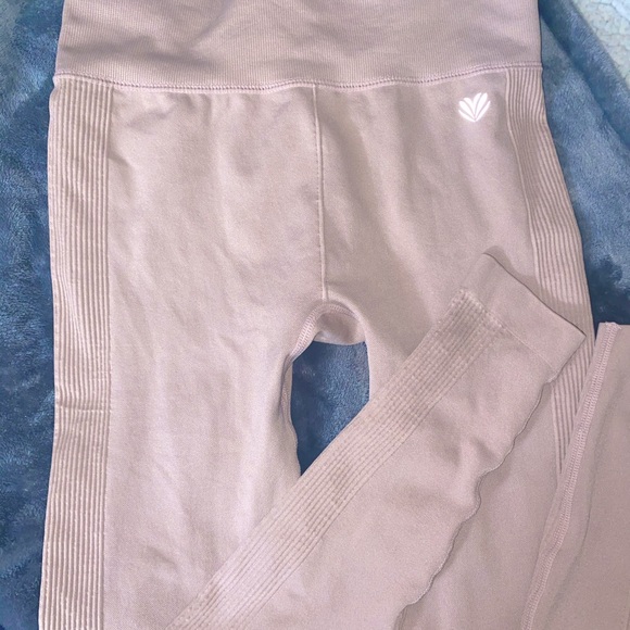 Forever 21 seamless leggings bundle - Picture 4 of 8